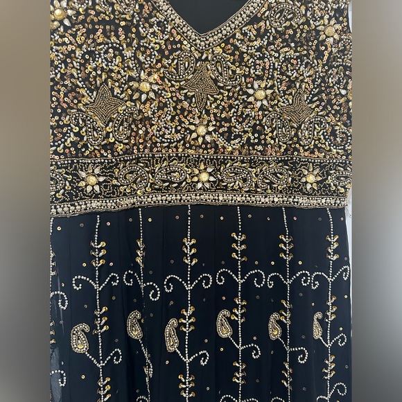 Gold and Black Indian outfit - Picture 2 of 6